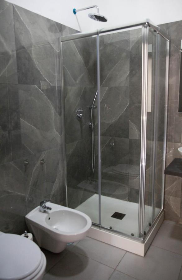 Track 60 - Private Rooms Garibaldi Naples Exterior photo