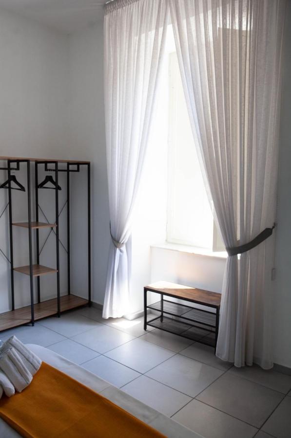 Track 60 - Private Rooms Garibaldi Naples Exterior photo