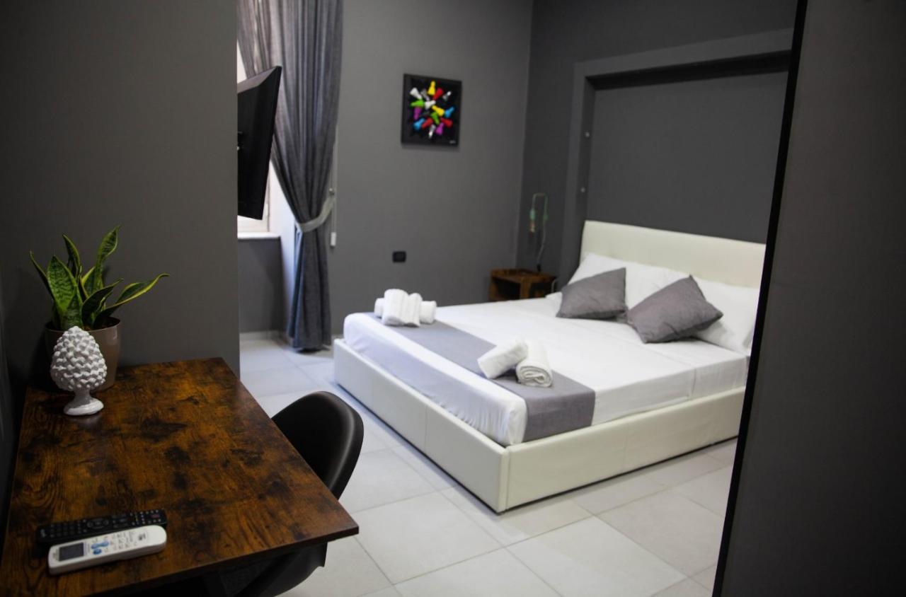 Track 60 - Private Rooms Garibaldi Naples Exterior photo