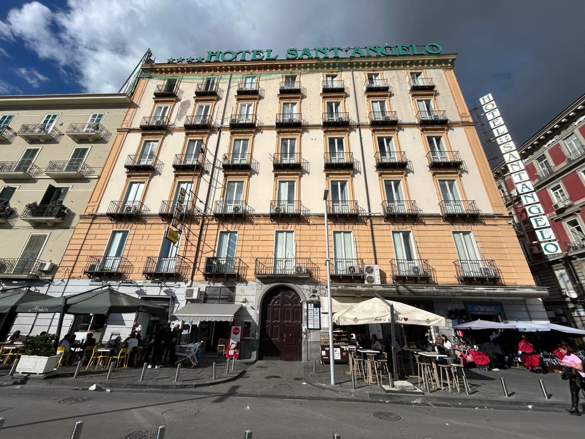 Track 60 - Private Rooms Garibaldi Naples Exterior photo